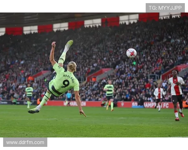 希勒称哈兰德几乎是完美足球运动员模板或将打破其纪录 希勒称哈兰德几乎是完美足球运动员模板或将打破其纪录